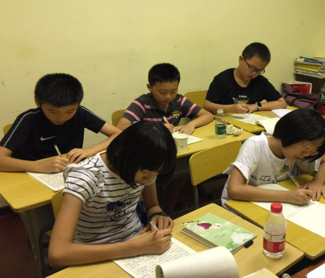 <b>打造这些可感可学的勉励典范引领带动众多受助学子自动投身基层服务</b>